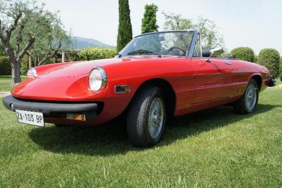 Fiat spider red