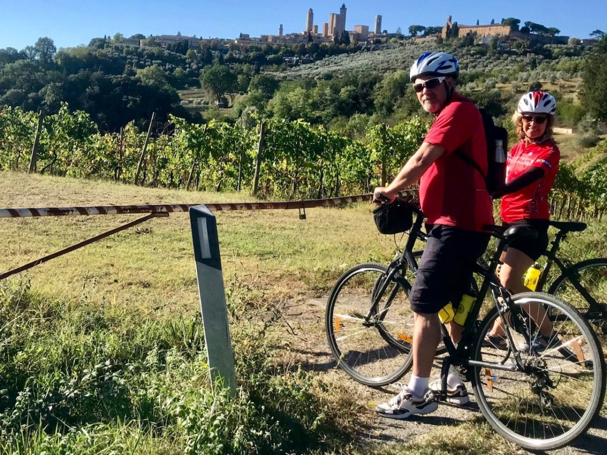 People on bikes at Francigena Tour